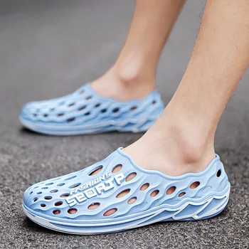 2023 Hombres Transpirable Agujero Zapatos de Verano Slip-on Perezoso Zapatos de Playa al aire libre Suave y Cómodo parte Inferior antideslizante Casual Sandalias