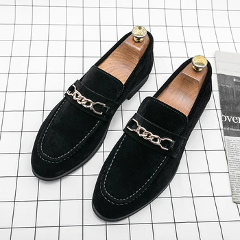 La Marca de lujo de Gamuza Hombres Mocasines Slip-on de la Moda de Estilo Británico Nubuck Zapatos de Cuero Punta del Dedo del pie Suela Gruesa Negro del Diseñador de los Hombres